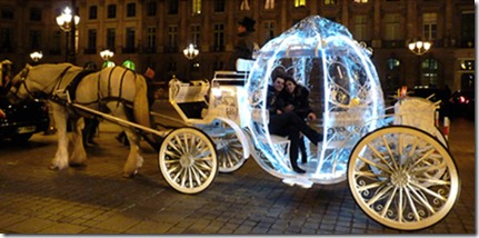 demande au mariage dans le carrosse de Cendrillon